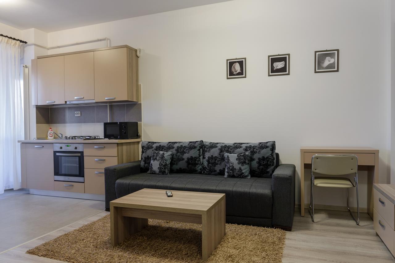 Cozy Apartments - City Center Iasi Exteriör bild